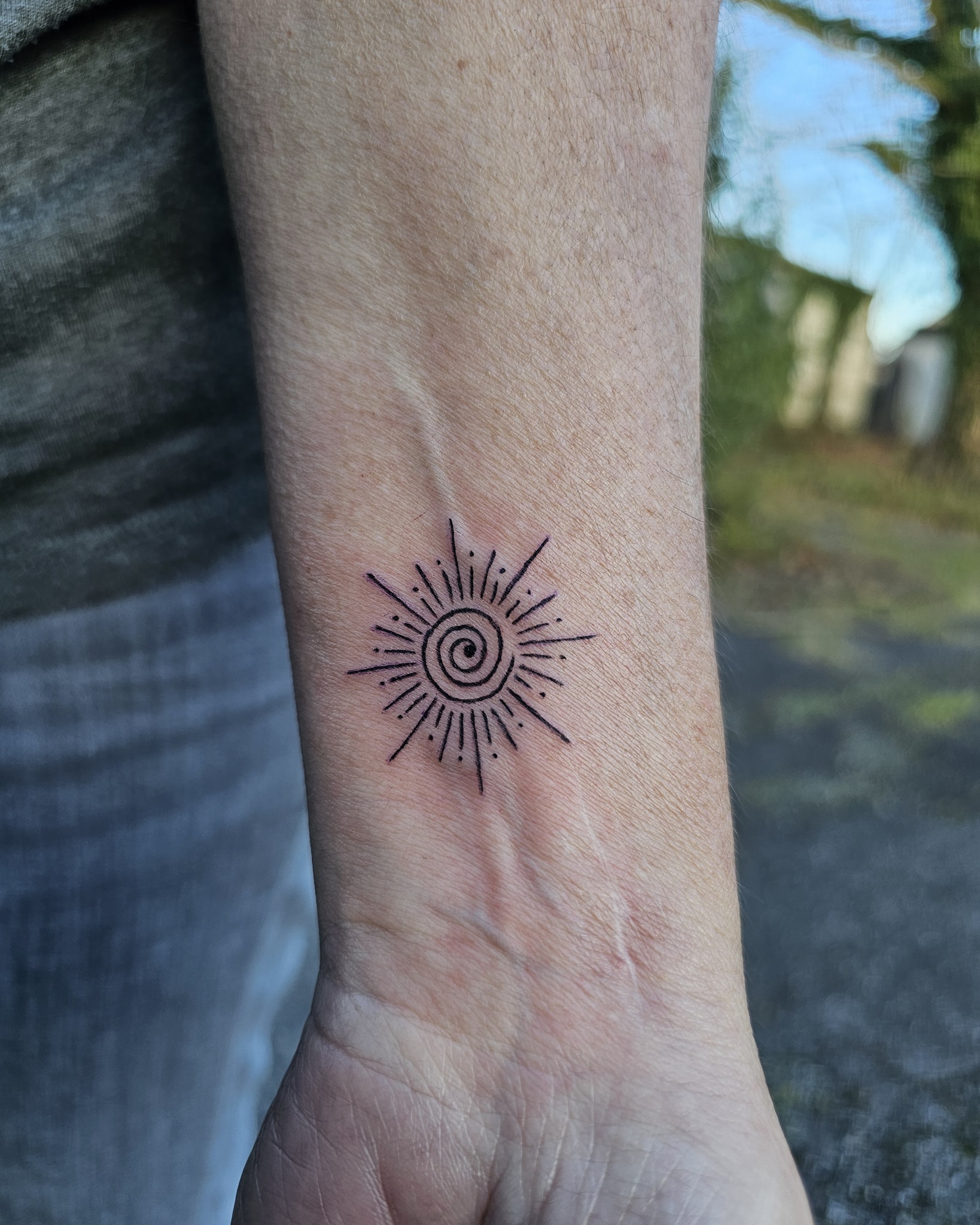 Merci beaucoup à toi @yo_hanna645 pour ce premier tattoo ensemble! #vivreapau #paumaville #villedepau #lons #jaimepau #paumaville64 #palois #pau #bearn #billere #tattooing #tatoueuse #tatouagefemme