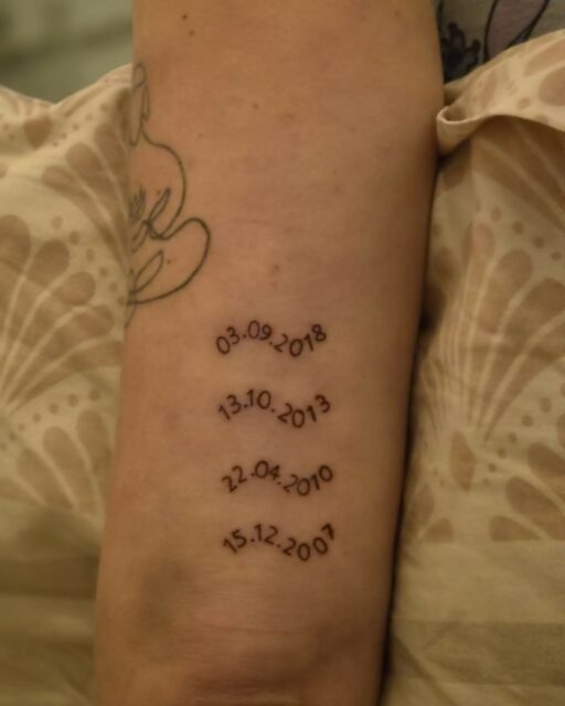 Des dates qui comptent pour toujours. #tattoolife #bearn #tatouagefemme #pau #billere #tatoueuse #palois #jaimepau #tattoo #lons #paumaville #tattoos #vivreapau #villedepau #tattooing #paumaville64 #tatouage #tattooartist #paloise #lescar